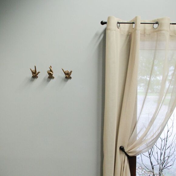 Set of 3 Antique Gold Cast Iron Hand Gesture Wall Hooks - Picture 5 of 9